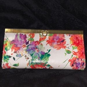 Like New floral wallet